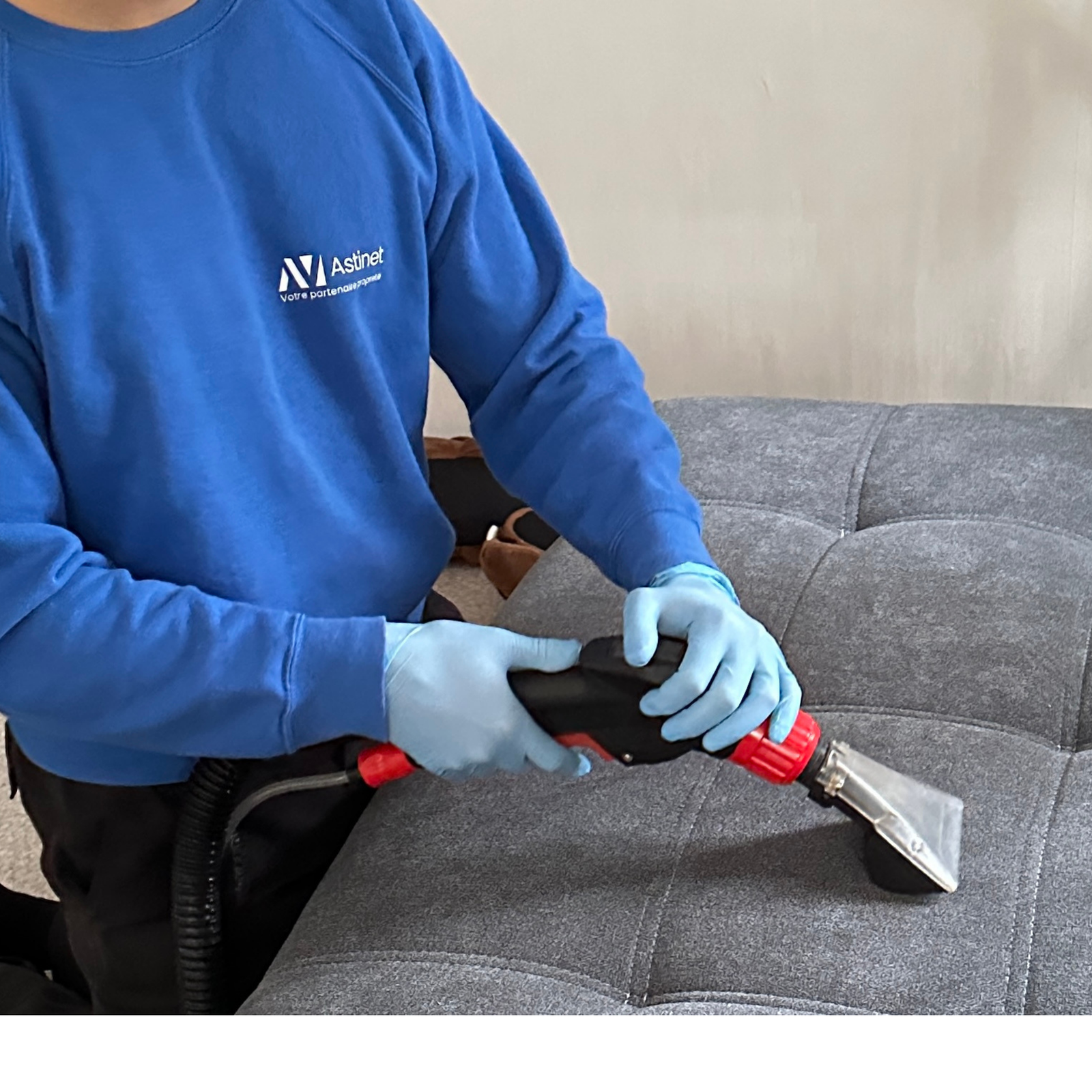 Nettoyage de canapé à Caen par Astinet